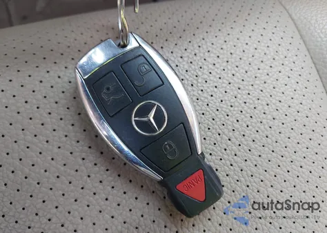 2009 Mercedes-Benz C 300 Luxury 4Matic/Sport 4Matic z USA, uszkodzony, nr VIN WDDGF81X89F283240